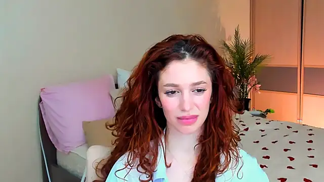 ChristinaConteeree live cam on StripChat