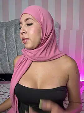 Shann_95 live cam on StripChat