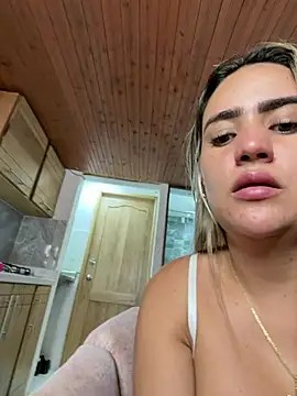 Miilana_ live cam on StripChat
