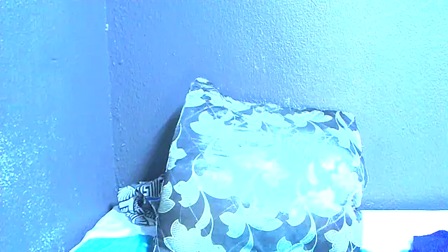 CrazeAss live cam on StripChat