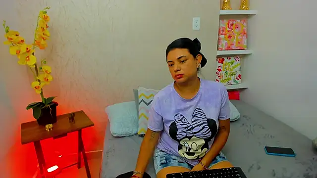 ChloeSmith9 live cam on StripChat
