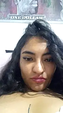 Perla-stone1 live cam on StripChat
