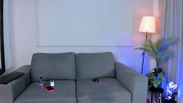 Sofiawonderr live cam on StripChat