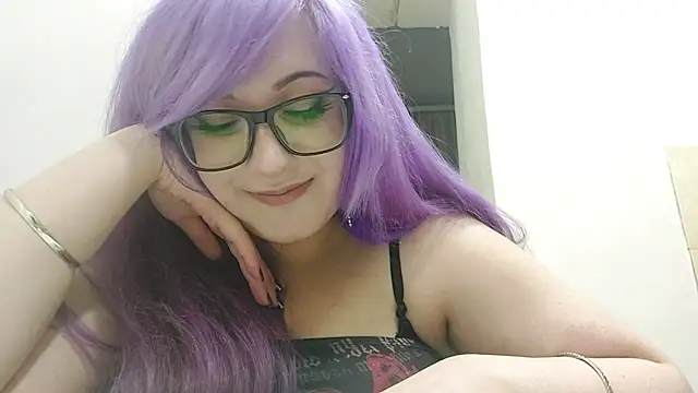 FeliniKatechini live cam on StripChat