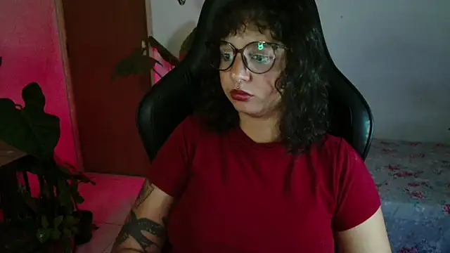 myamillor live cam on StripChat