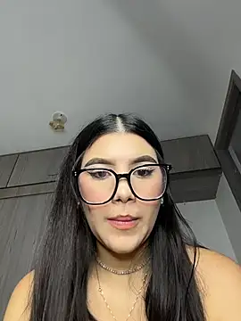 Julieta__25 live cam on StripChat