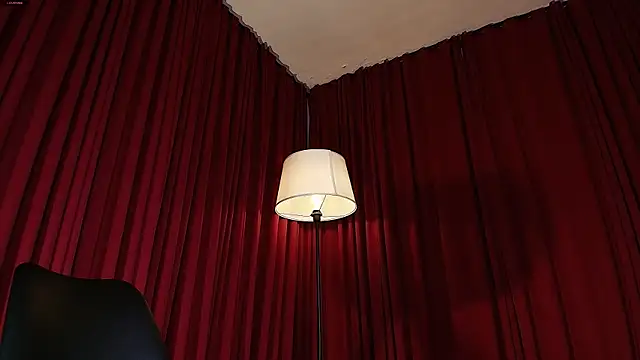 Alice-blaker live cam on StripChat