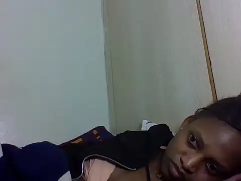 yummyqueenk live cam on StripChat