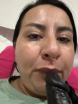 Abril_Luv webcam