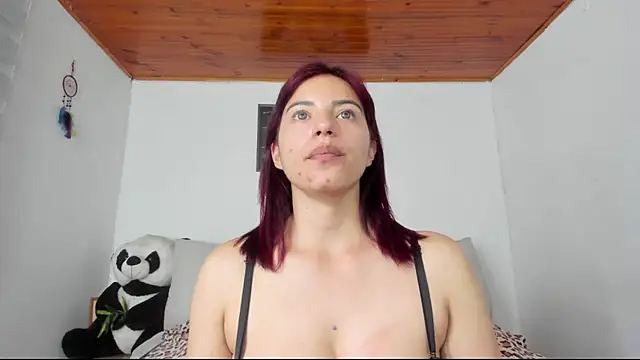 Arenne_rouse live cam on StripChat