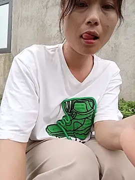 Linda-yiyi webcam