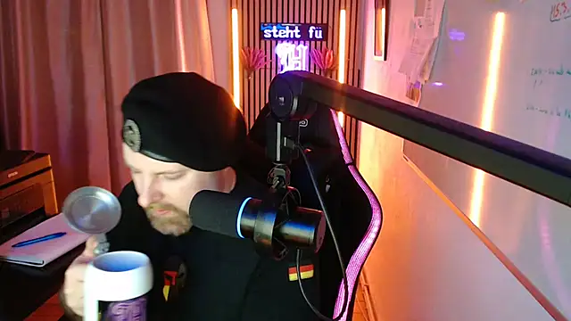 DerPornoPete live cam on StripChat