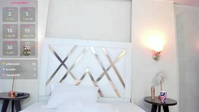 Sky_Collins_ webcam