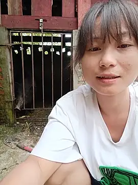 Linda-yiyi webcam