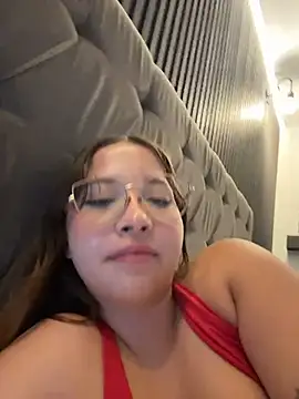 AliciaWhite_nt webcam