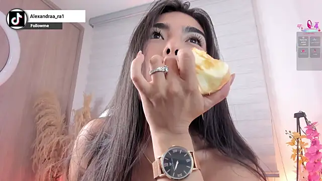 Alexandra_ra webcam
