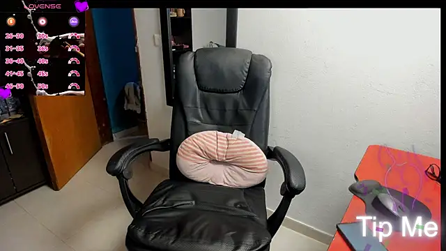 peanut_tangerine live cam on StripChat