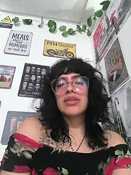 Fun_Everywhere live cam on StripChat