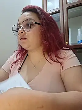CURVY-HORNY live cam on StripChat