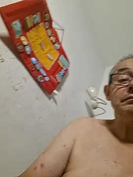 marlon92700 (M grandpa) - DILDO DANS LE CUL ET DEUX AUTRES À SUCER