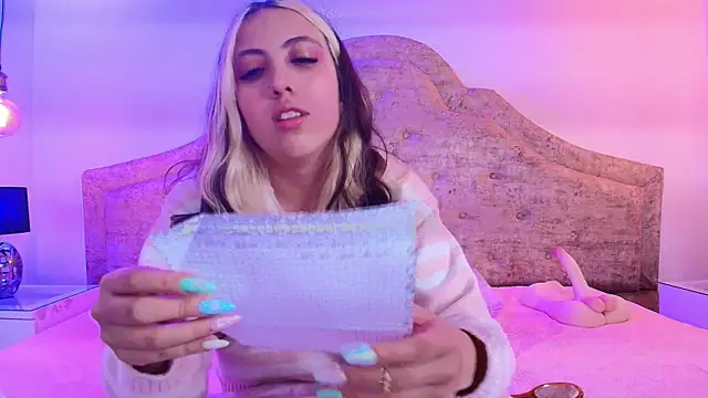 sweetlyundone webcam