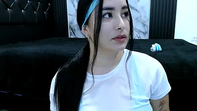 MiaReinig09 live cam on StripChat