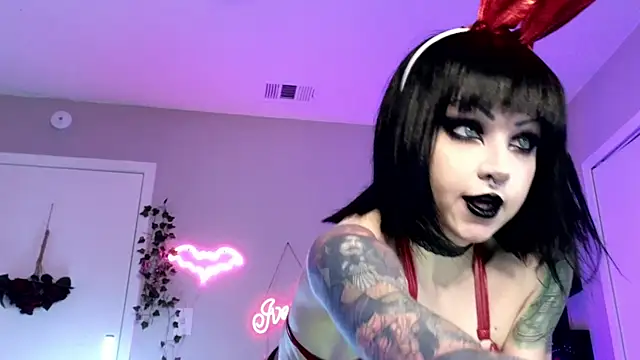 Ivey_Strigoi webcam