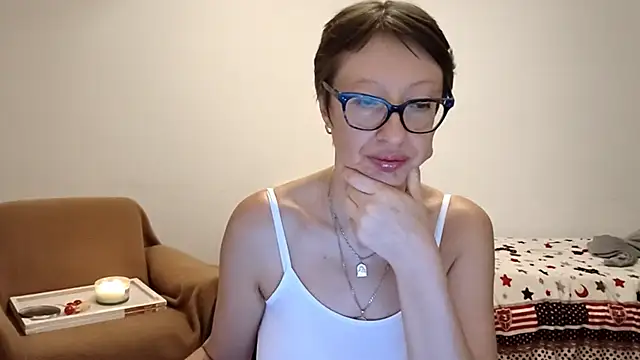 BellaRose_2020 live cam on StripChat