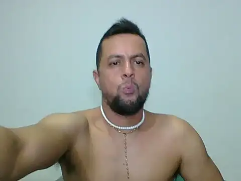 TRIISTAN_KING10 live cam on StripChat