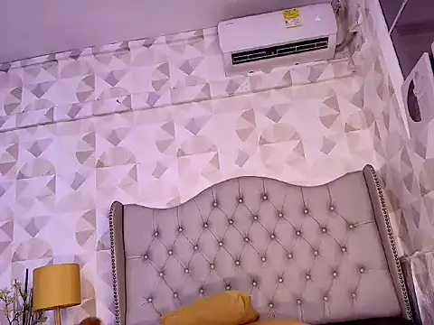 Sofia_Blosom live cam on StripChat