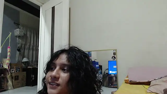 AlinaWoolf_ webcam