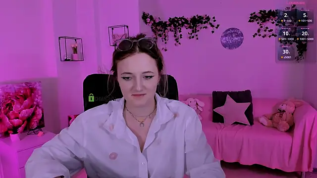 luna_berryy webcam