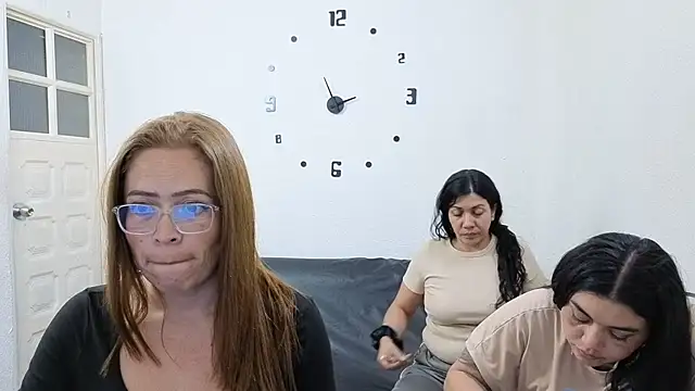 lesb_milf webcam