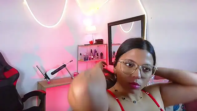 Megaan_Greey live cam on StripChat