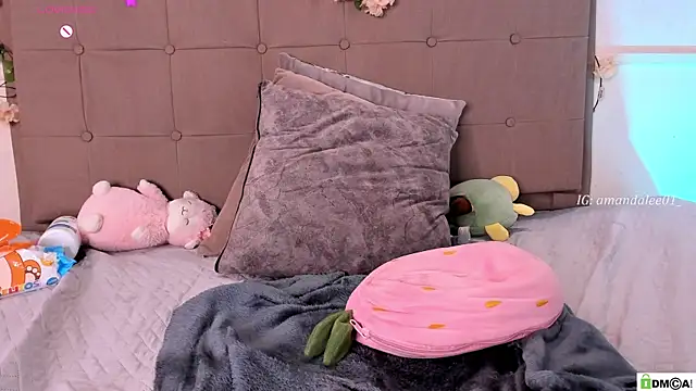 amandalee01 live cam on StripChat