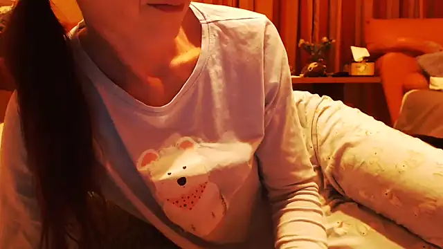 LovelyAndraGirl webcam
