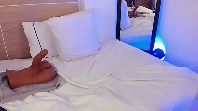miaa_daniels webcam
