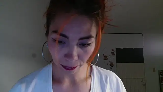 Aylinn_diaz live cam on StripChat