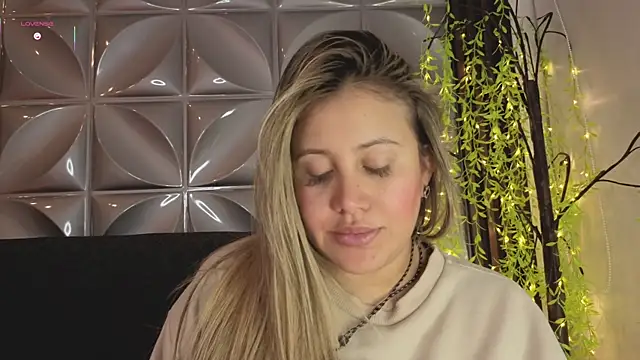 eleecttraa_12 webcam