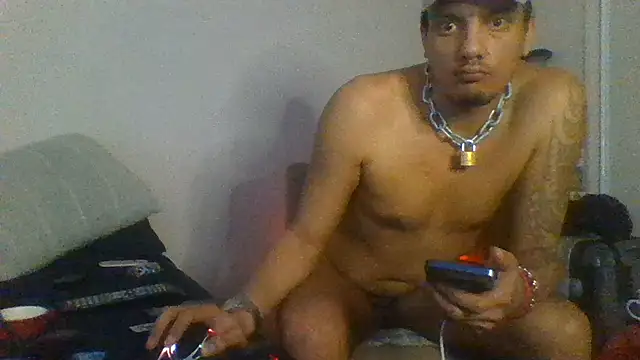 cloudyyyykiwi webcam
