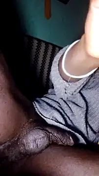 Y3ntieobiaa live cam on StripChat