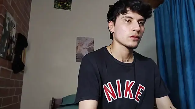 PaulDamico live cam on StripChat