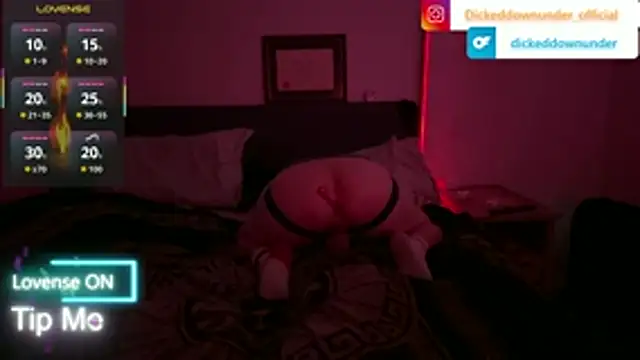 Dickeddownunder_official live cam on StripChat