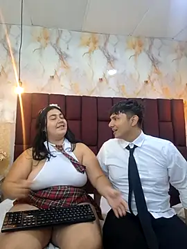 ParejaCurvy20 webcam