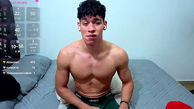 Luke_Muscle webcam