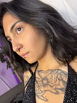 Velvet_Mysstic webcam