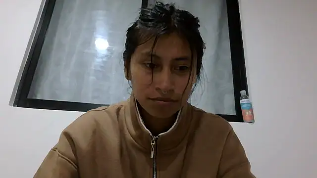 Pocahontas_Honey webcam
