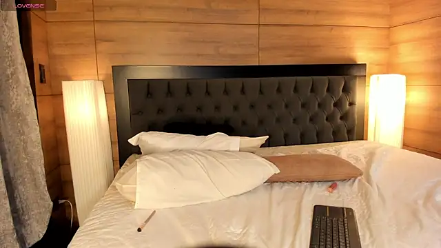 AlexahRosse webcam