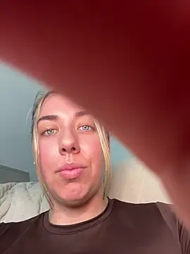 Aussielulu live cam on StripChat