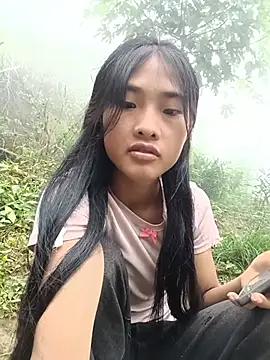 Hoa-tuylip live cam on StripChat